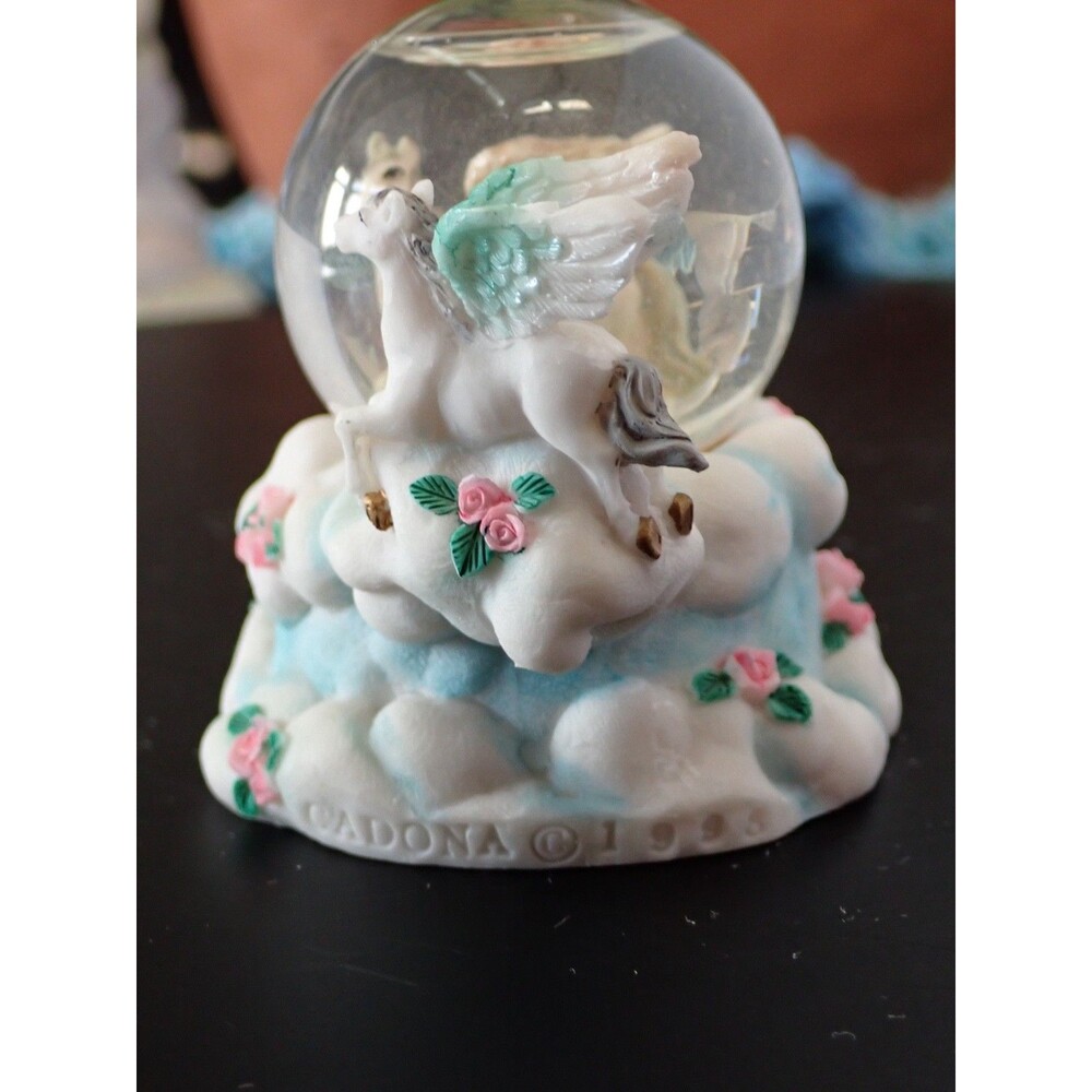 Cadona  Vintage 1998 Pegasus Water Glitter Globe Pink Flowers 3" tall No. 30023A